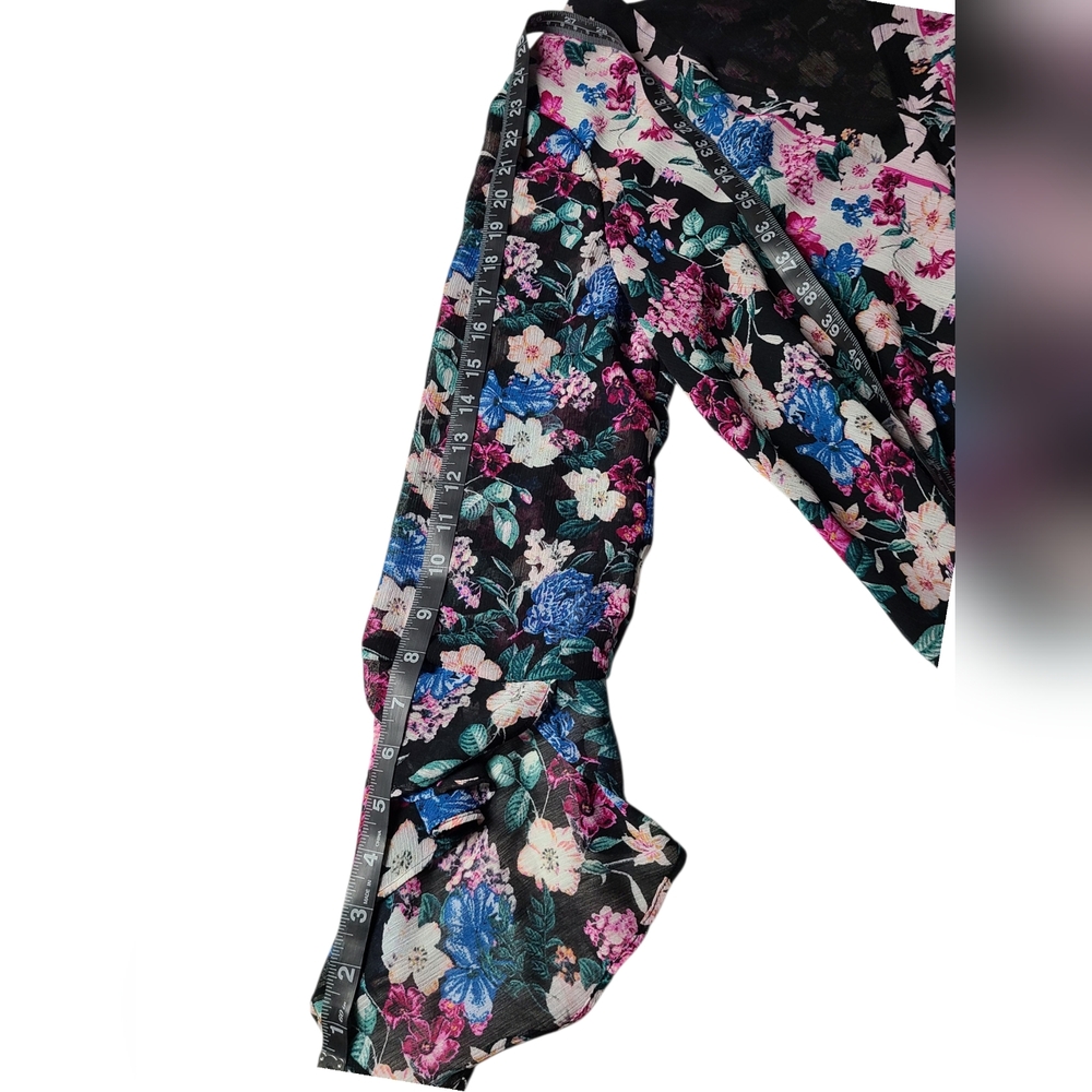 GUESS | FLORAL BELL-SLEEVE BLOUSE | SIZE MEDIUM - Picture 6 of 9